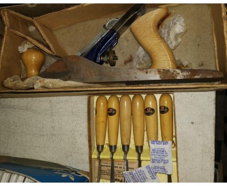 A mid 20th century originally boxed "Spinner" wood plane &amp; a set of Marples carving tools 