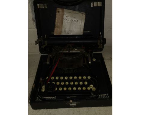 A CORONA No 3 Automatic turnover action manual portable typewriter, cased, with leaflet 