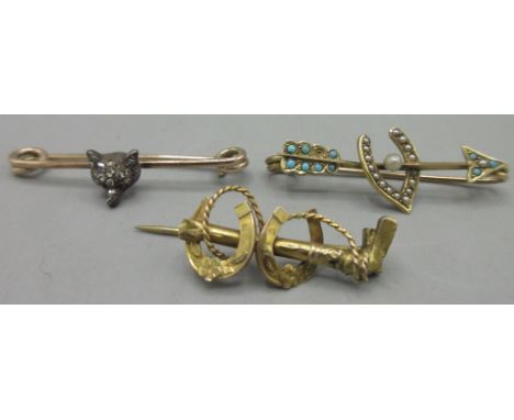 Victorian unmarked yellow metal brooch in the form of a arrow and wishbone set with turquoise and seed pearls, L3.8cm, unmark