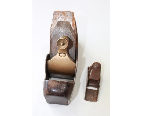 Vintage Norris of London number 4 dovetailed sole smoothing plane with Norris stamp on blade. Small steel block planeShipping