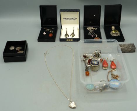 Collection of silver jewellery set with semi precious gemstones to include pendants, brooches, earrings, Wedgewood jasperware