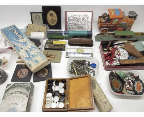 Mixed collection of vintage toys and games to include Hungarian tin train toy locomotive 'Csengos Mozdony', badges, military 