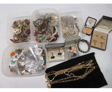 Collection of vintage costume jewellery to include gilt metal chain necklaces, beaded necklaces, bangles, enamelled pendant a