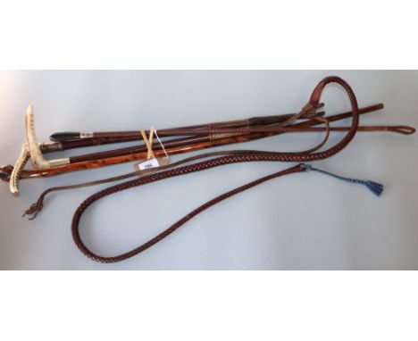 Collection of early 20th century riding crops, incl. silver mounted Maxwell hunting whip with stag-horn handle and leather sh