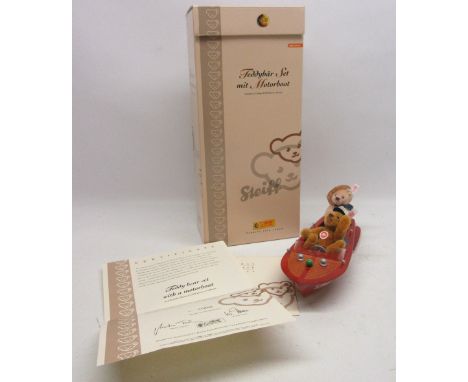 Steiff 'Teddy Bear set with motor boat' No.00886, limited edition of 2006Shipping £38.00 plus vat (UK Only)