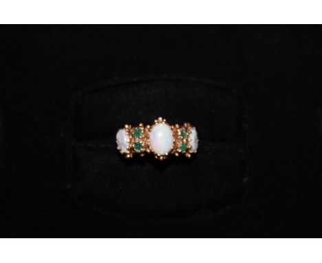 9ct Gold Opal Ring - 4g