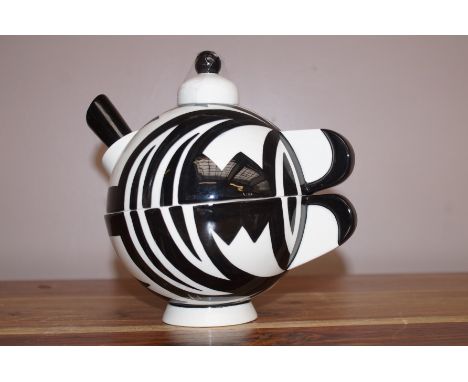 Lorna Bailey Black &amp; White One Cup Teapot 6/50