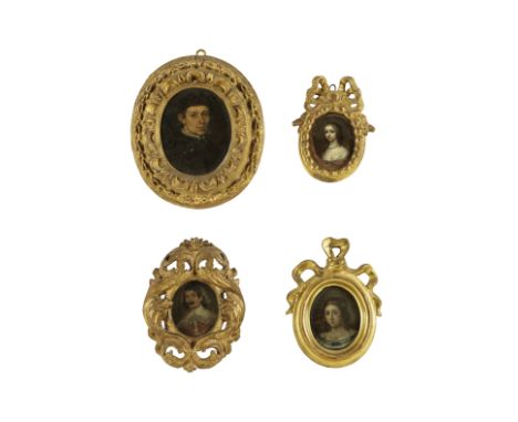 Ecole romaine, milieu du XVIIe sièclePortrait de dame de qualité au collier de perles huile sur cuivre, ovaleoil on copper, o