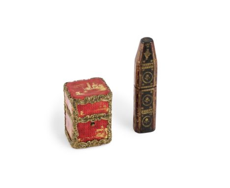 Etui rectangulaire en émail rouge, et ainsi qu'un étui en cuir, XIXe siècle et XVIIIe siècleA red enamel rectangular etui and