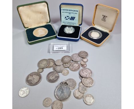 Bag of silver GB coins to include: 1890 Crown, half Crowns and other Crowns etc. 7.9 troy oz approx. Together with silver L' 