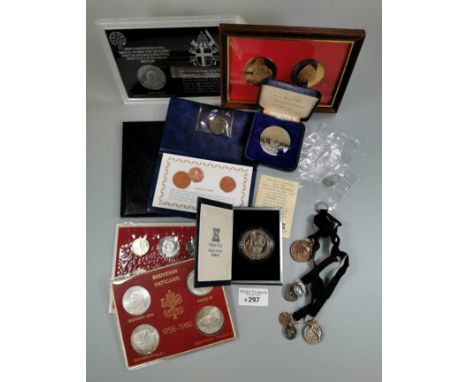 Box of coinage to include commemorative two coin framed set visit to Britain in 1982 of Pope John Paul II, coins of Christ, P