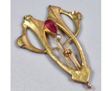 8ct gold Art Nouveau pearl and red stone pendant. Marked 333. 1.2g approx. (B.P. 21% + VAT)
