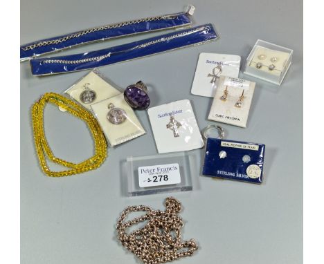 Bag comprising a collection of modern mainly sterling silver jewellery to include: bracelets, earrings, dress ring, chains et