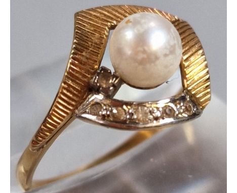 Yellow metal and pearl ring. 2.1g approx. Size N. (B.P. 21% + VAT)