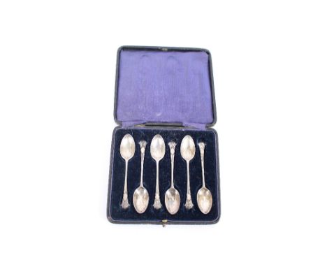A set of six Edwardian silver Onslow pattern teaspoons, by Josiah Williams & Co., London 1908, cased