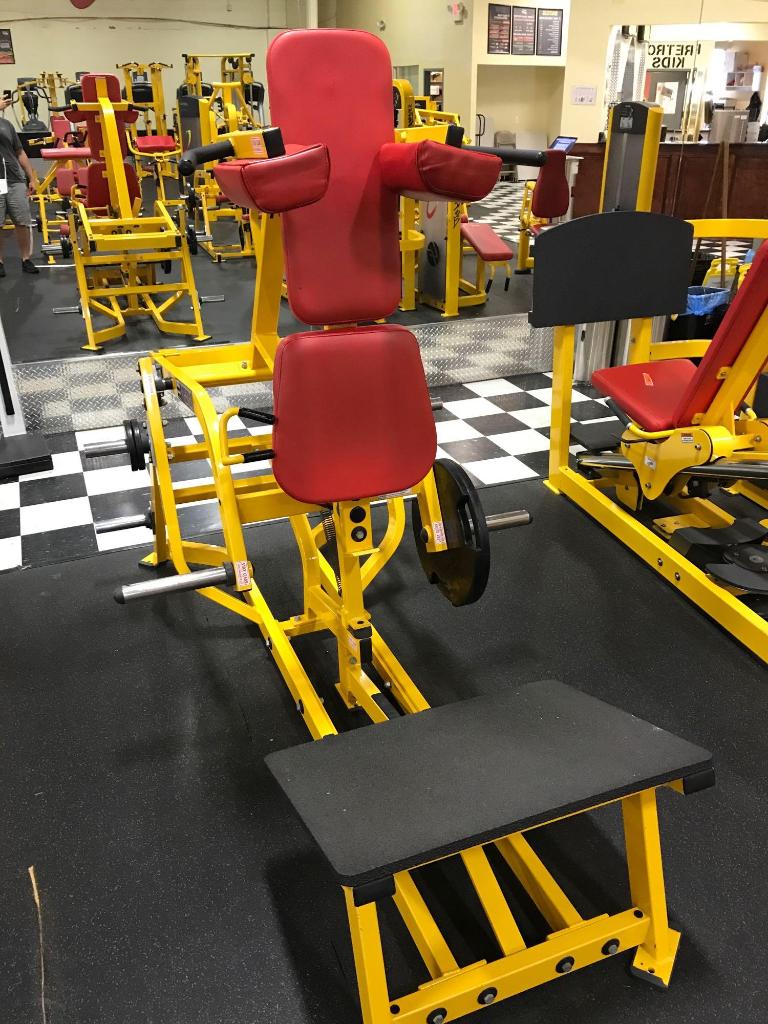 Hammer Strength V Squat Machine