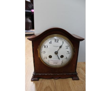 Pearce and Sons, Leicester, mahogany cased mantle clock 