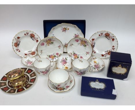 Royal Crown Derby Imari 1128 pattern, side plate, with two trinket dishes and covers, also assorted Royal Crown Derby Posie p