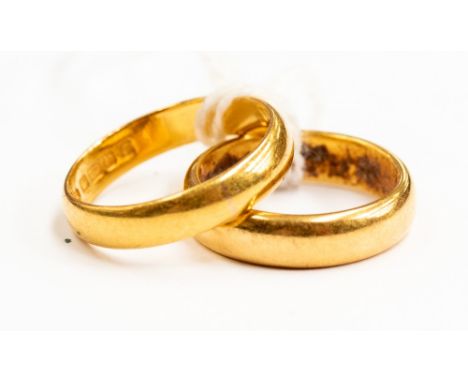 Two 22ct gold wedding bands, size K and N, with a combined total weight approx 10.0 grams 