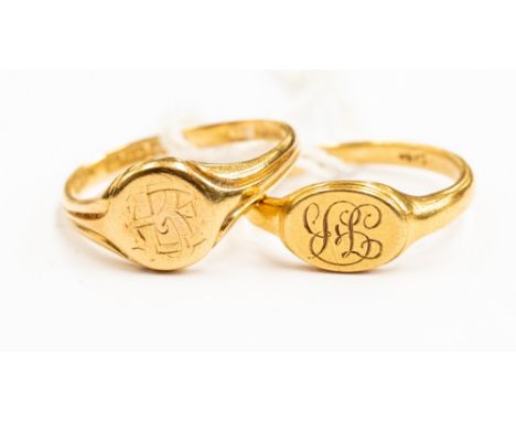 Two 18ct gold gents signet rings,both initialed to the top, sizes O and P, with a combined weight approx  8.6gms (2)