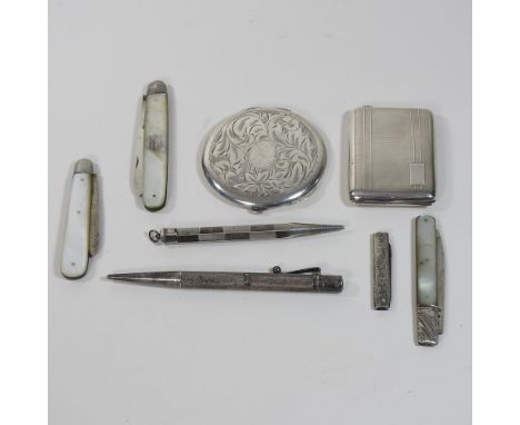 A collection of four early 20th century folding silver fruit knives, together with two propelling pencils, a vesta and a comp
