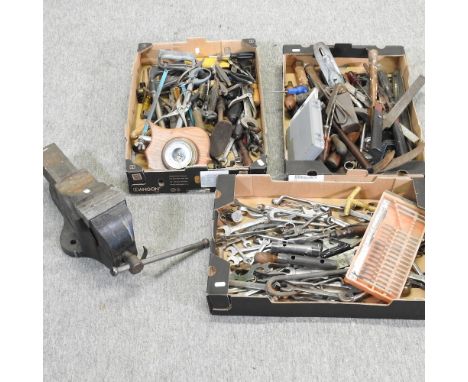 A Record vice, together with a collection of hand tools