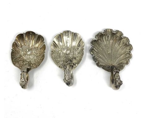 THREE VICTORIAN SILVER CADDY SPOONS, GEORGE UNITE, BIRMINGHAM, 1865-69 all with shell shaped bowls and hollow loop handles, t