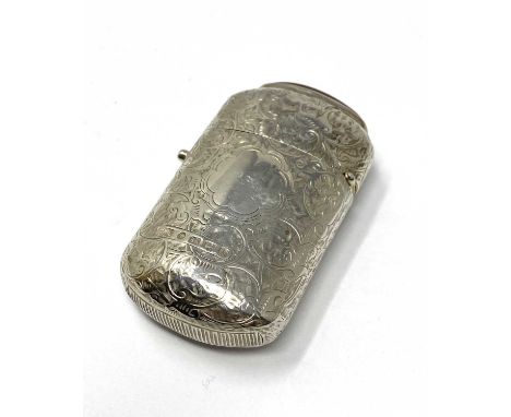 A VICTORIAN CARNELIAN SET SILVER VESTA CASE, COLEN HEWER CHESHIRE, BIRMINGHAM, 1883 oblong, set to top with an oval carnelian