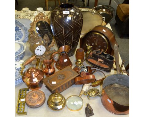 An oak mantle clock, circa 1930; a gilt spelter mantle clock (faults); a mirror, gilt pierced frame; a large stone ware vase 