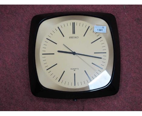 Seiko Quartz Wall Clock, Model No QA407 K, 30cm wide.