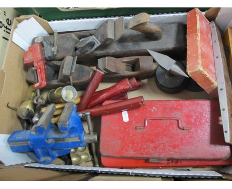 Vintage Tools - various wooden planes, collection of Whitehouse Atlas Forge hammers, carving tool set, spirit levels, vice et
