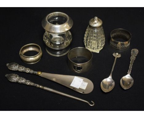 Silver hafted button hook and shoe horn, Birmingham 1910; silver napkin rings, teaspoons etc