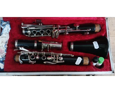 A Boosey &amp; Hawkes 'Bandhite' clarinet. 