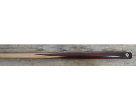 A Riley Burwat one piece snooker/billiard cue. 