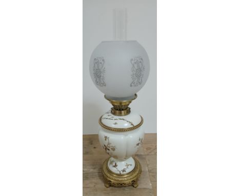 A Victorian Royal Worcester blush ivory and gilt metal oil lamp, etched glass shade, Hinks No. 2 Duplex and Messenger's Paten