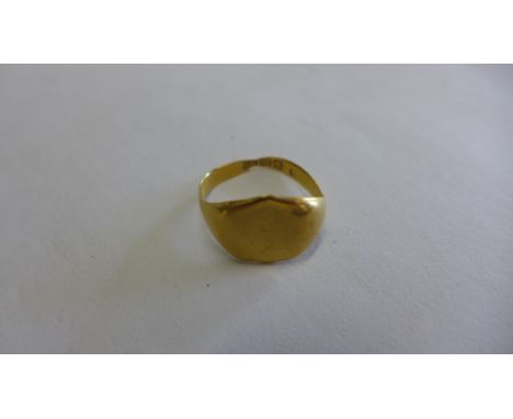 A damaged 18ct gold ring, approx 2.8 grams 