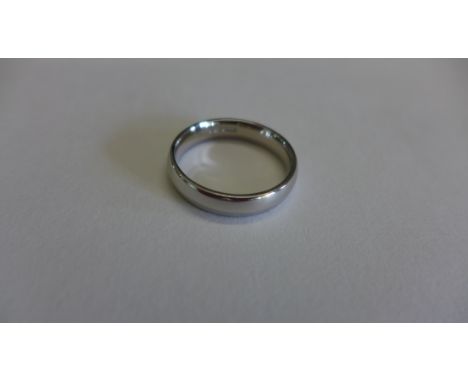 A hallmarked 950 platinum band ring, size Q, approx 8 grams in good condition 