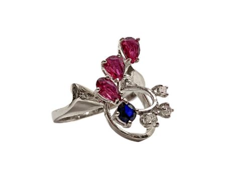 White gold ring with 3 rubies, 1 blue sapphire and 3 brilliants IT size. 16  