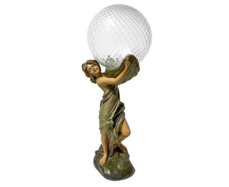 Liberty lamp depicting a woman in polychrome terracotta with glass bowl, Early 20th century. H 84 cm including bowl, b 25 cm 