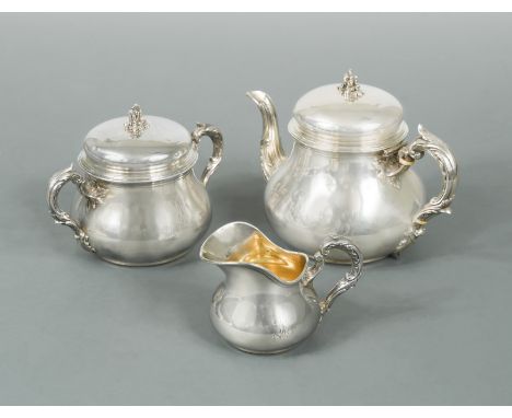 An early 20th century French metalwares silver three-piece café au lait set, mark of Tétard Frères, export marked, 950/1000 s