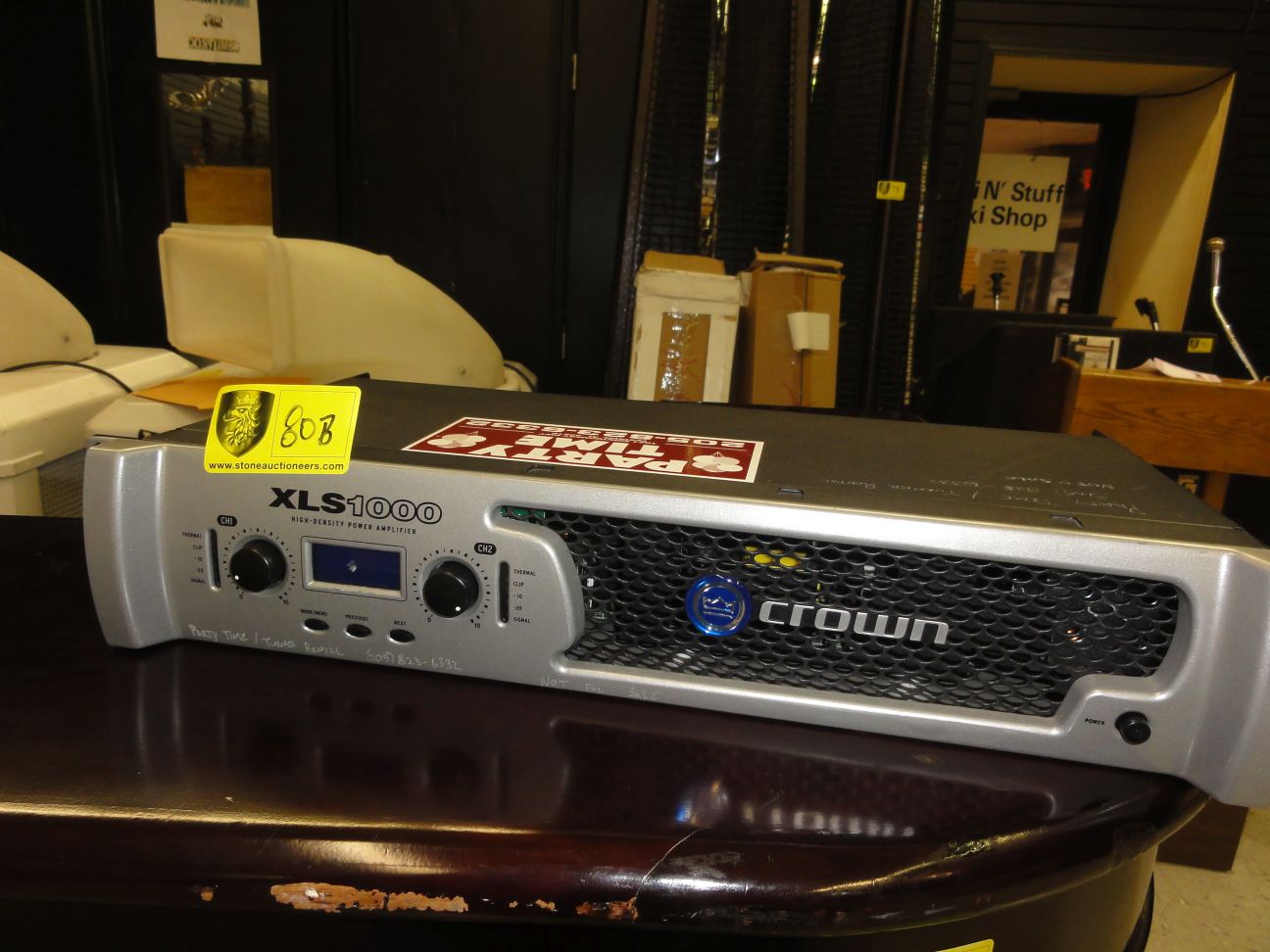 Crown XLS1000 Amp