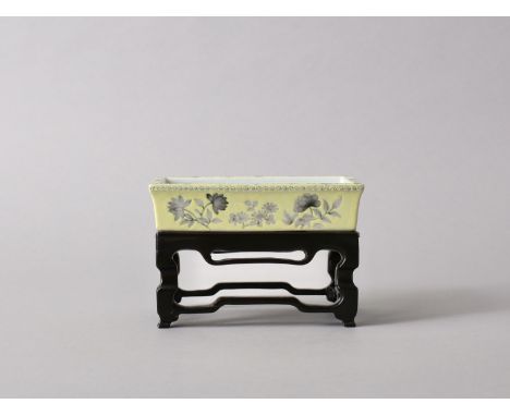 W: 14.7cm Of rectangular shape with slightly flared sides rising to a lipped rim, enamelled around the exterior in grisaille 