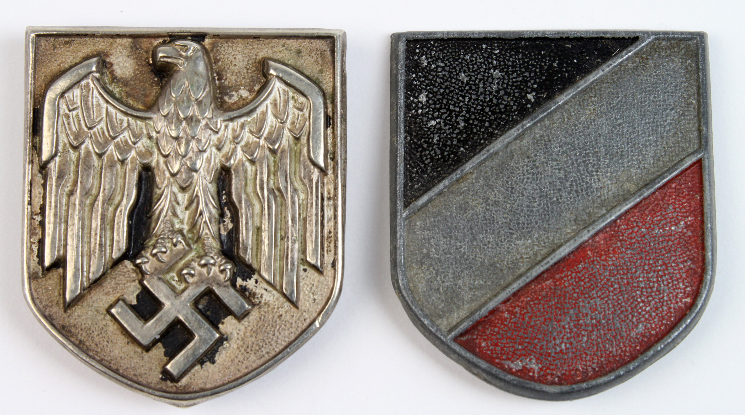 Lot 383 - German Nazi Afrika Korps pair of tropical helmet decals (2)