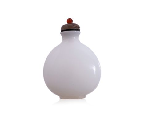 AN OPAQUE GLASS SNUFF BOTTLE 19th century, moon shaped bootle in opaque white jade coloured glass, agate stopper, slightly re