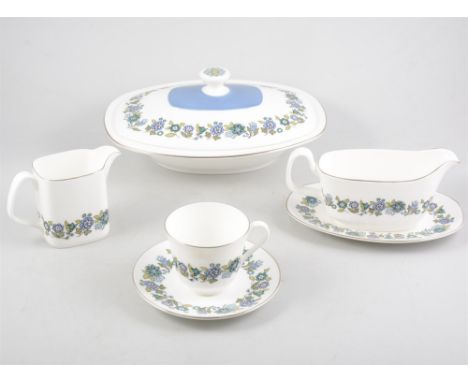 Royal Doulton dinner and tea service, Esprit pattern H5011.