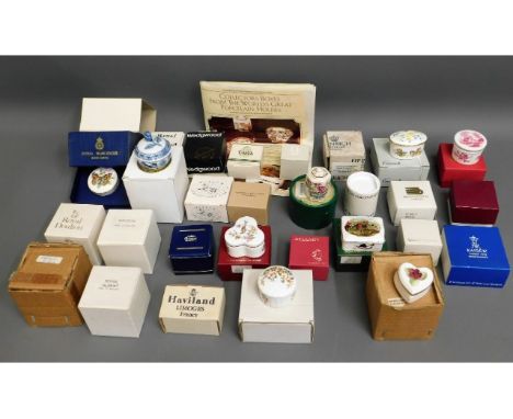 A collection of small porcelain boxes including Worcester, Minton, Wedgwood &amp; Hutschenreuther 