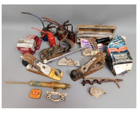 A Stanley no.78, another Stanley plane, a Record no.043 &amp; other tool type items, used condition 