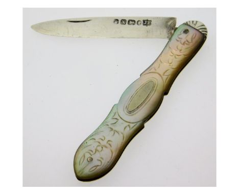 An 1865 Sheffield silver mother of pearl handled fruit knife by James Fenton, 14.2g