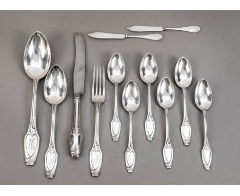 Jugendstil-Restebesteck, 12-tlg. 800/000 Silber bzw. versilbert, bestehend aus 1 Gabel, 1 großem Löffel, 1 kleinen Löffel, 1 