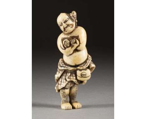 EIN GESCHNITZTES NETSUKE EINES RONIN AUS HIRSCHHORN Japan, 19. Jahrhundert Horn. H. 9.7 cm. Das Netsuke ist als, ein oben ohn